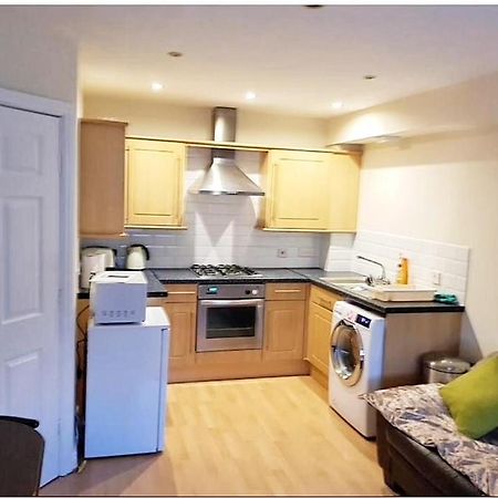 Pinfold Court Apartments Knowsley Buitenkant foto
